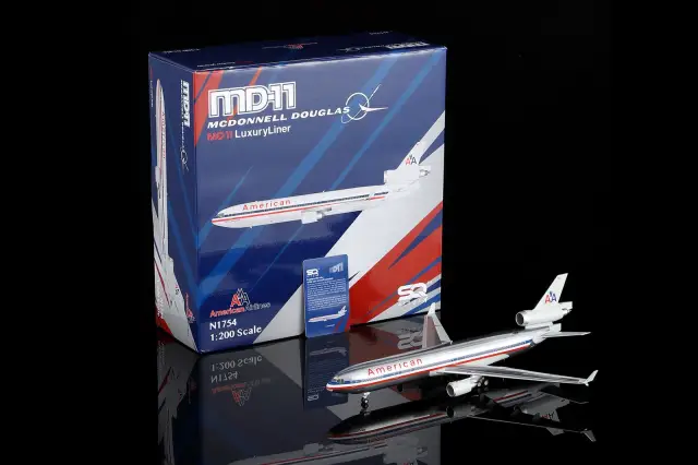 L2226 SQ Wings McDonnell Douglas MD-11 飞机模型