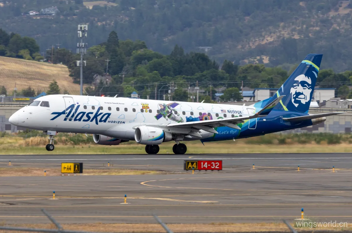 SA4135 JCwings Embraer ERJ-175 飞机模型