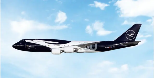 PH04697 Phoenix Boeing 747-8